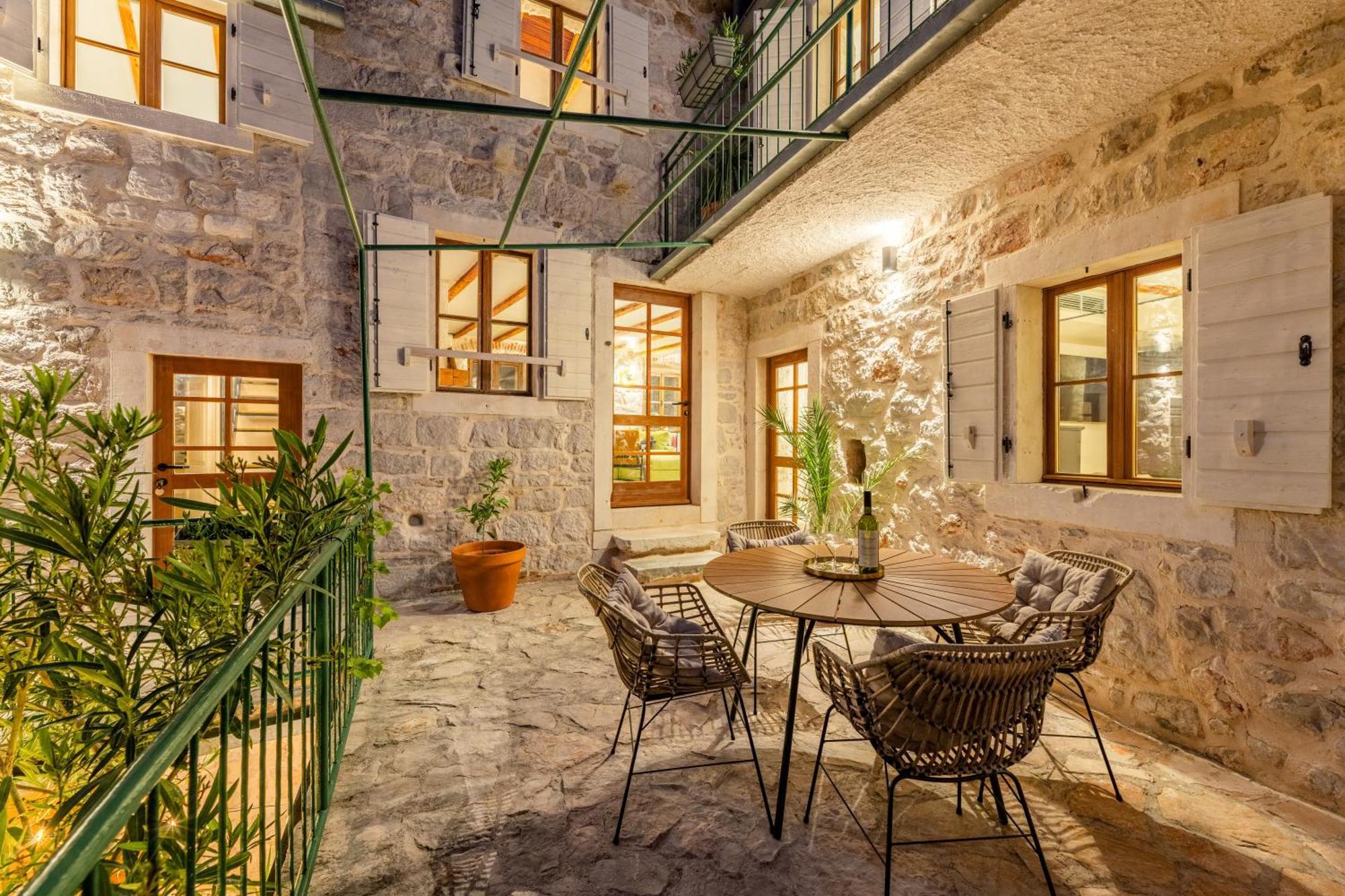 Dvor Pitve Villas イェルサ エクステリア 写真