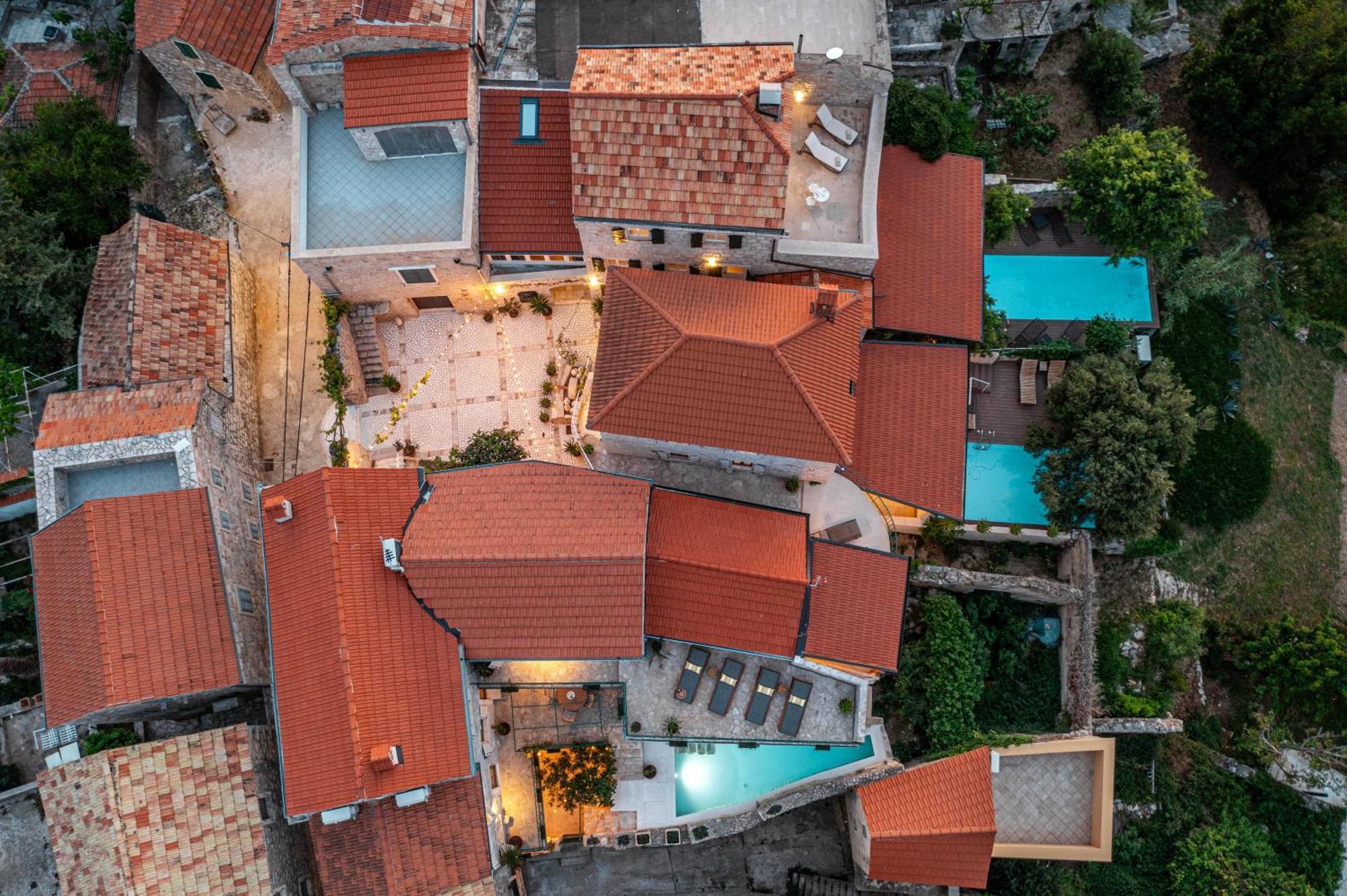 Dvor Pitve Villas イェルサ エクステリア 写真