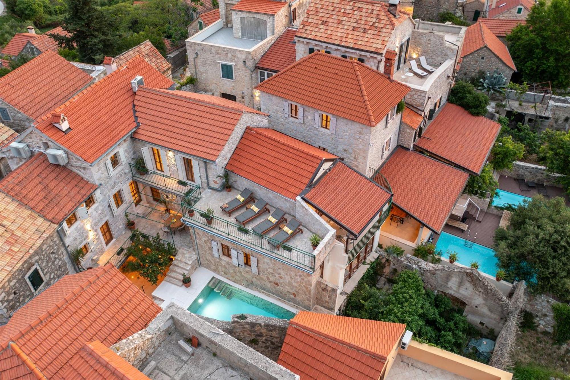 Dvor Pitve Villas イェルサ エクステリア 写真