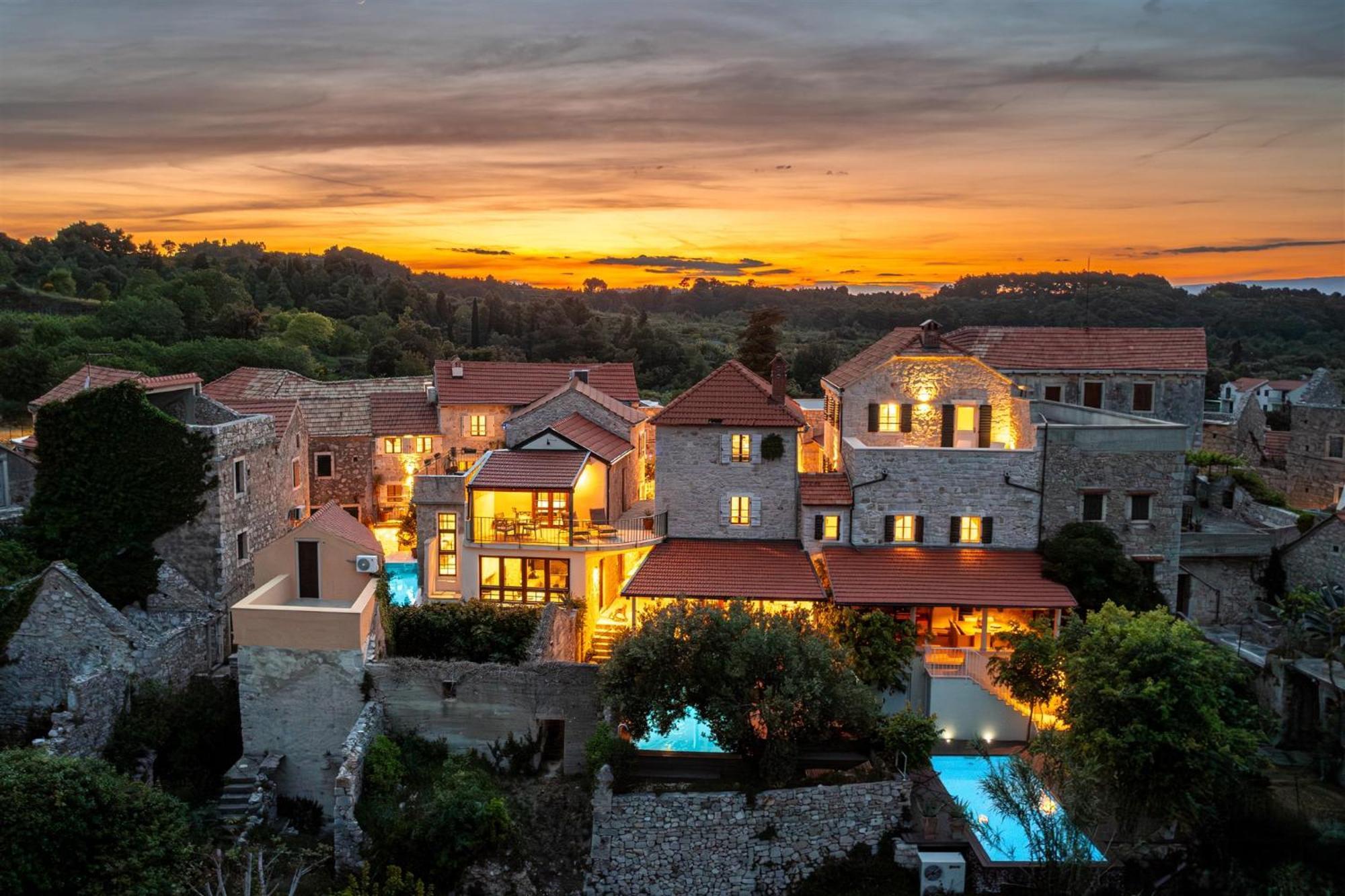 Dvor Pitve Villas イェルサ エクステリア 写真