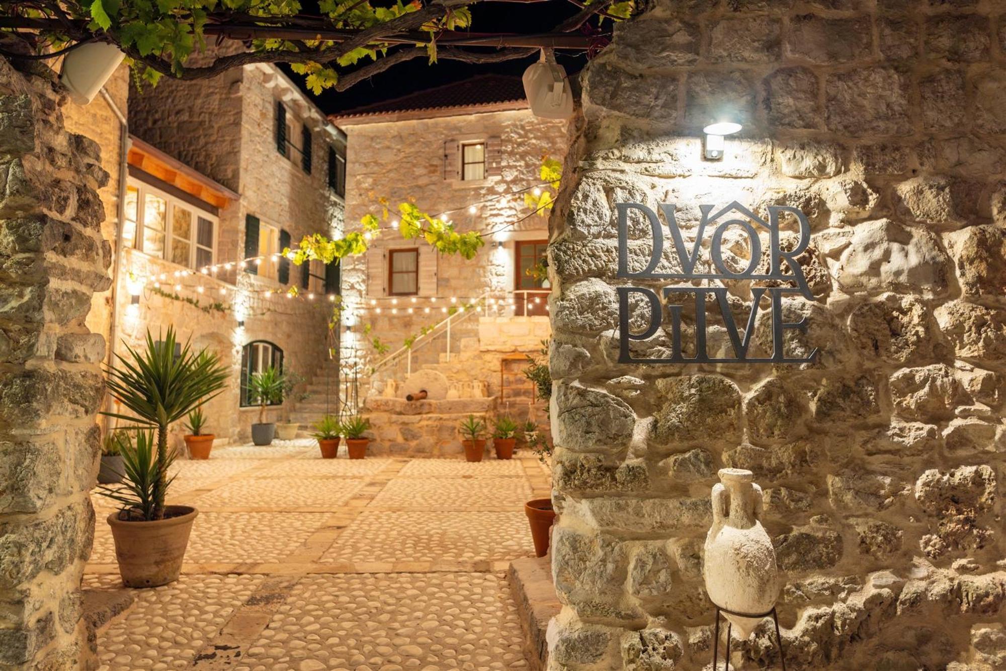 Dvor Pitve Villas イェルサ エクステリア 写真