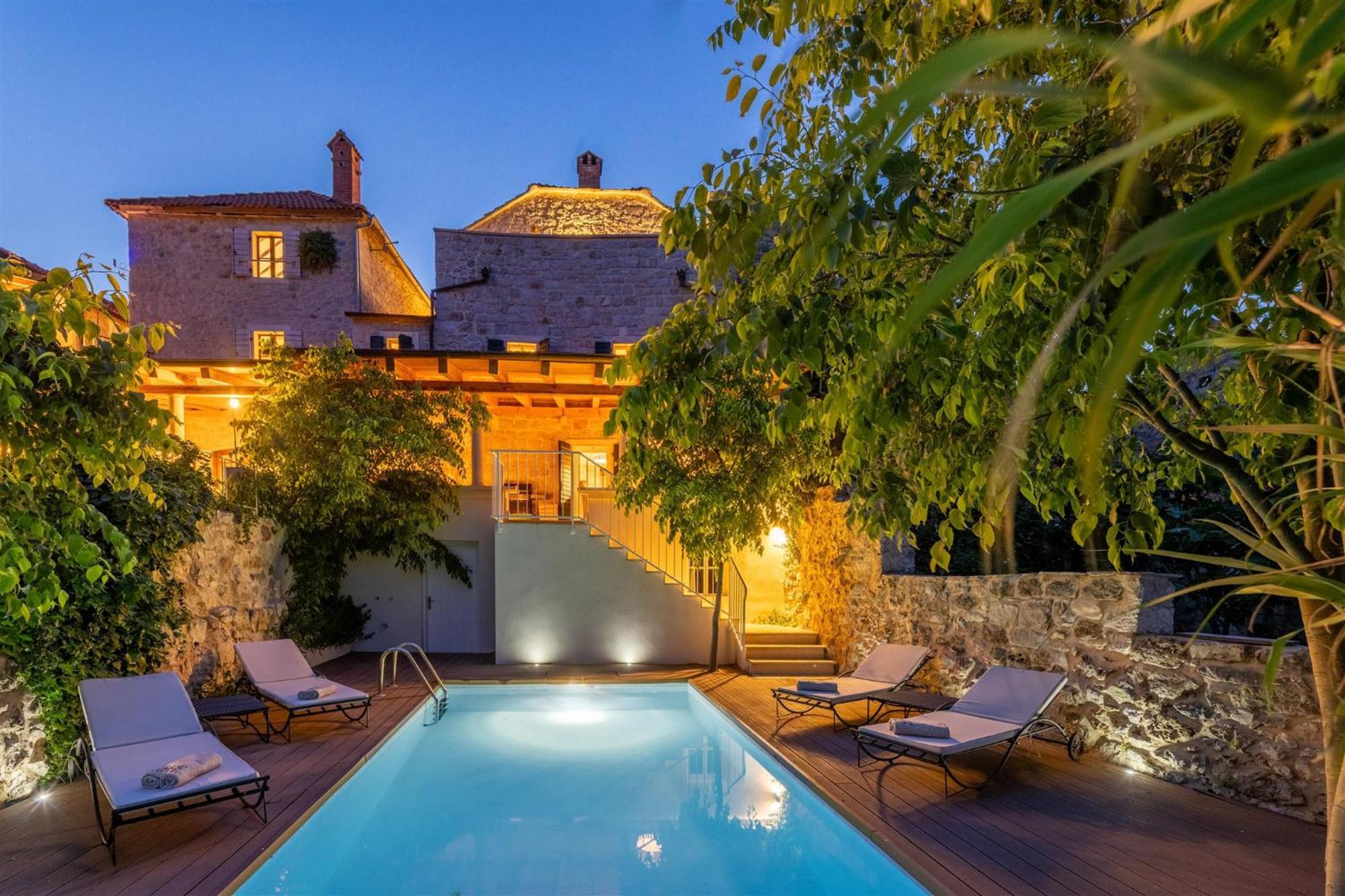 Dvor Pitve Villas イェルサ エクステリア 写真